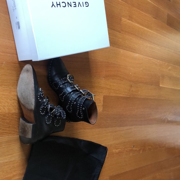 GIVENCHY booties - Picture 8 of 8